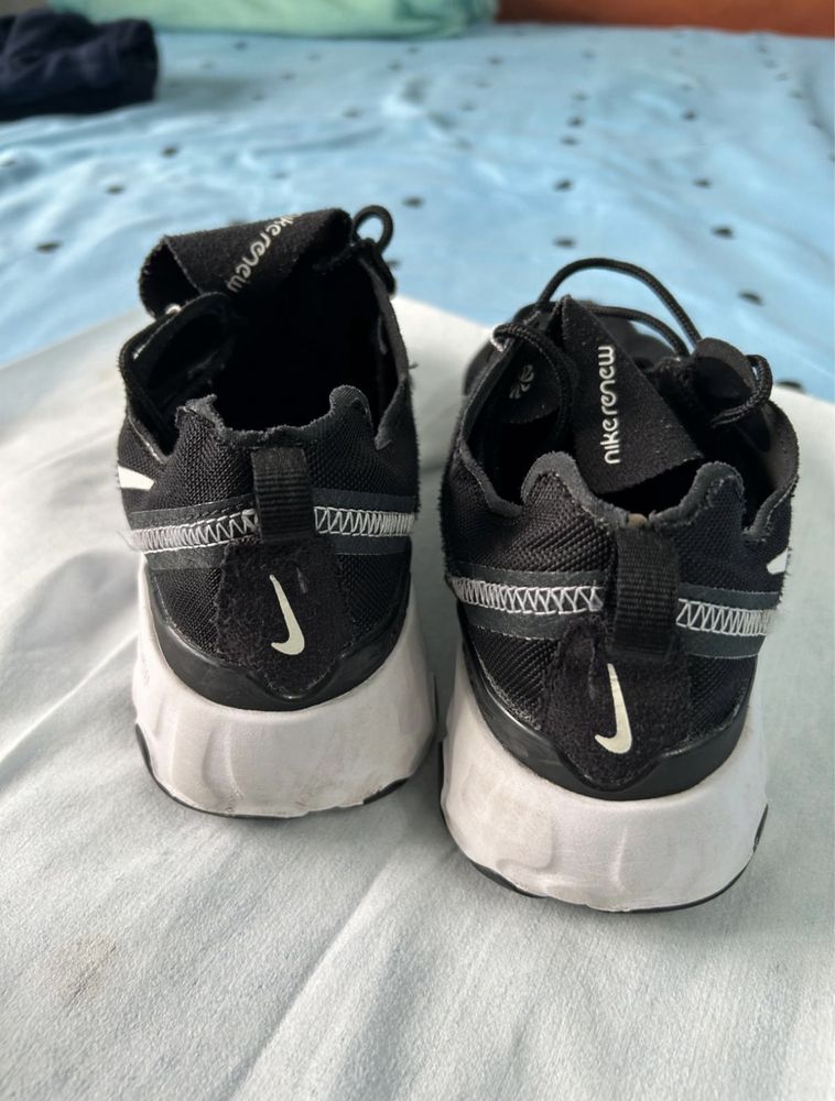 Adidasi Nike Renew 38