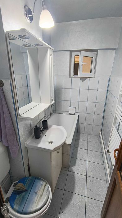 Închiriez garsonieră