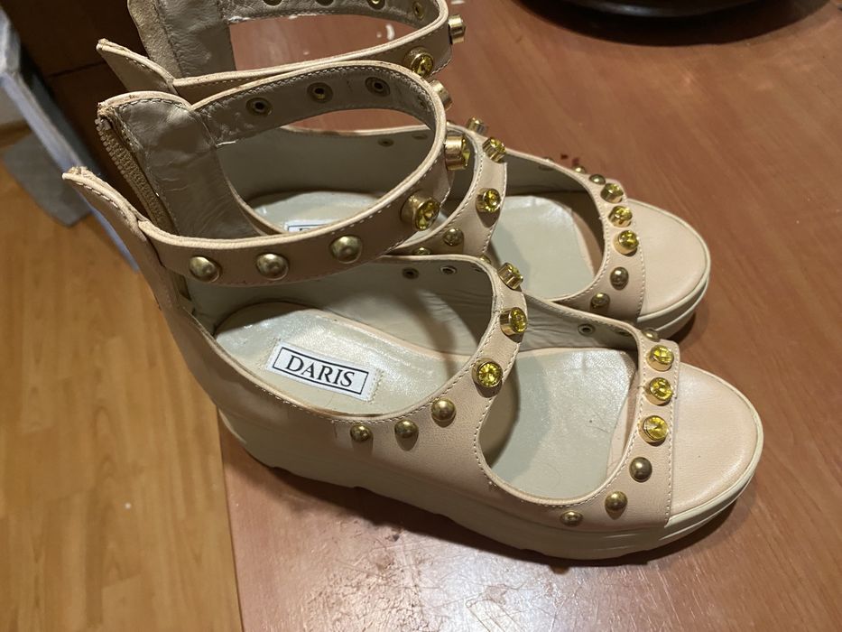 Дамски летни сандали