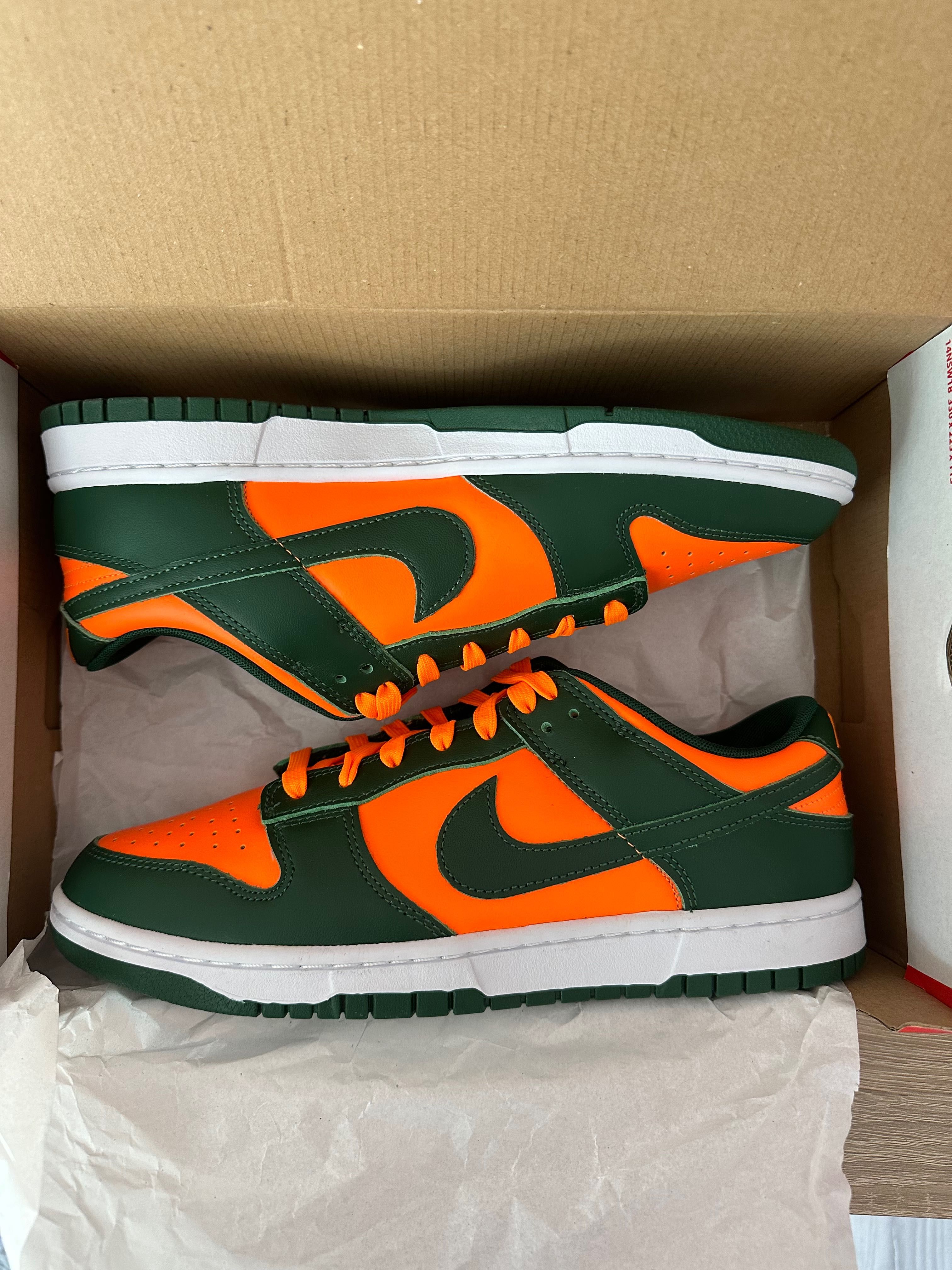 Nike Dunk Low “Miami Hurricanes”