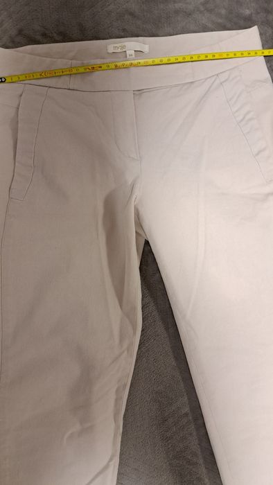 Pantaloni marimea 34 maje