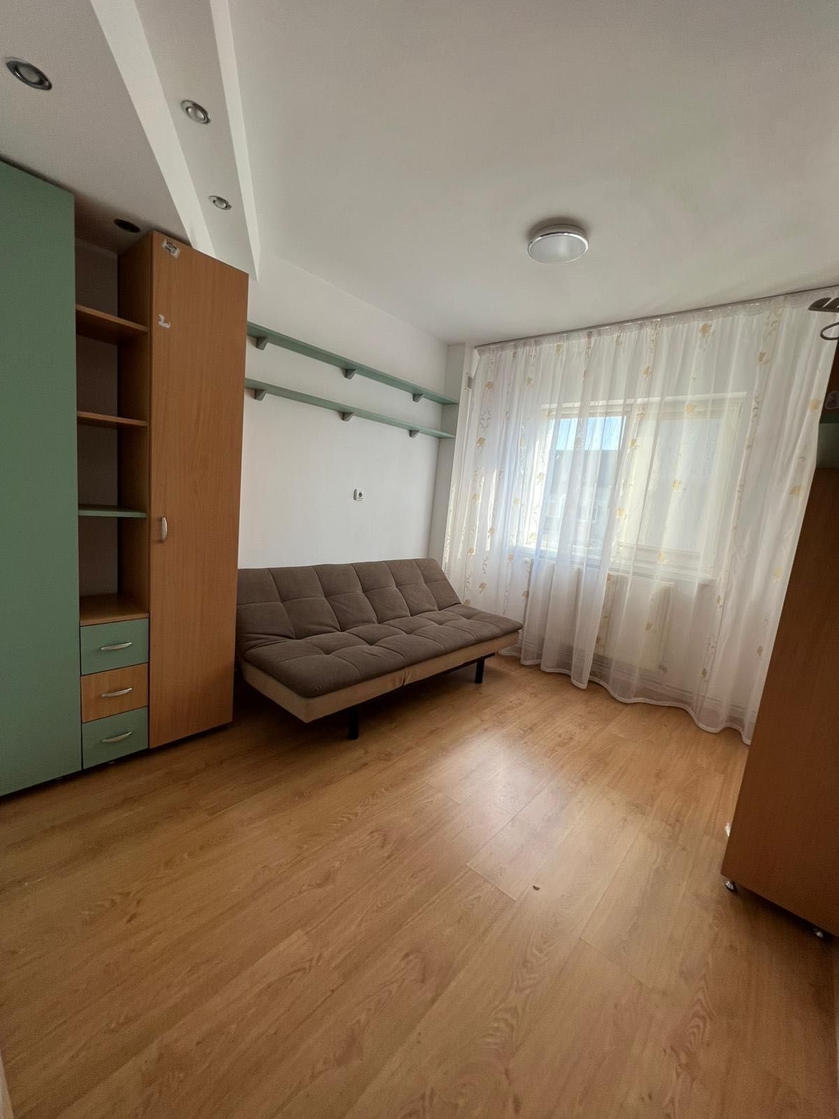 Apartament 4 camere - zona Gorjului/Valea Lunga - proprietar