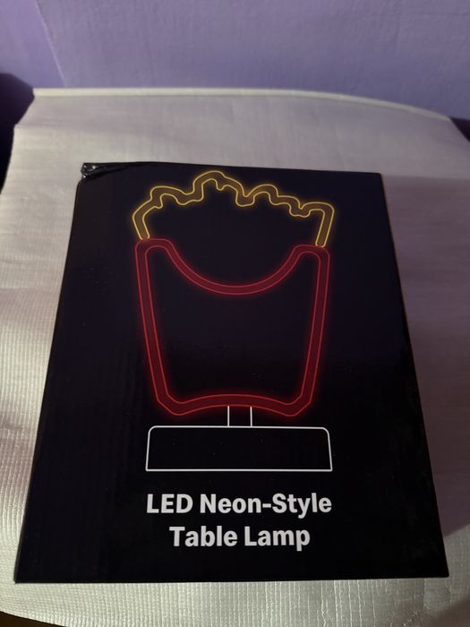 Lampa led noua cu eticheta
