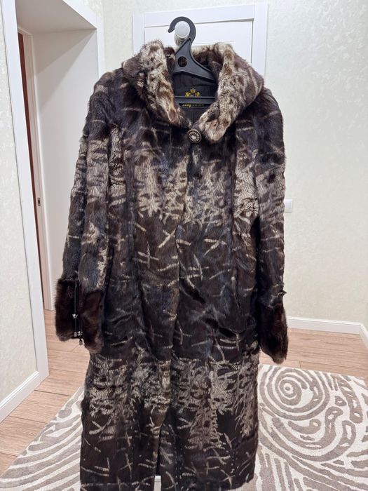 Продам шубу в отличном состояние