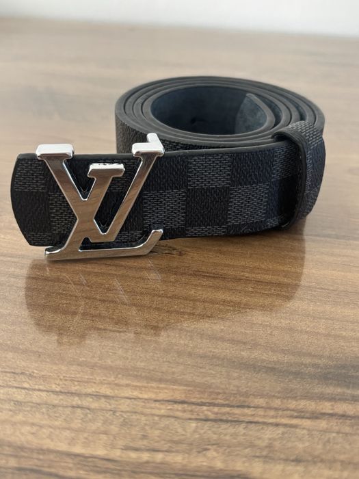 Колани на Louis Vuitton