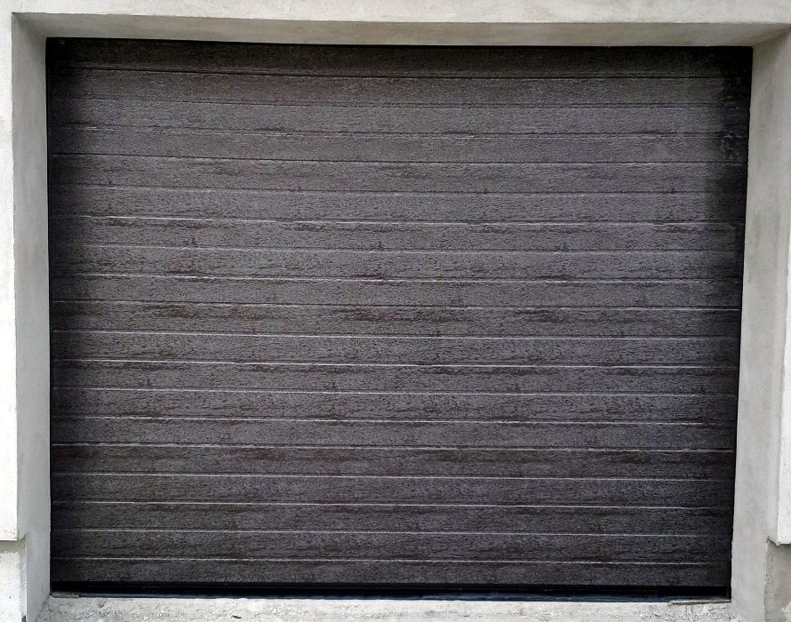 Usa sectionala izolata 2500L/2000H Maro, alb, antracit, argintiu