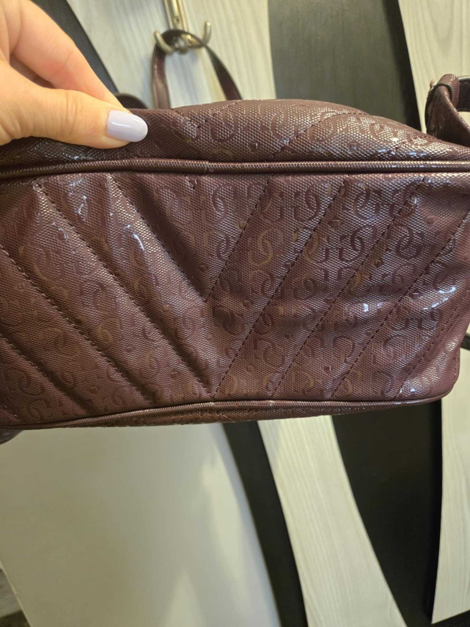 Дамска раница Guess