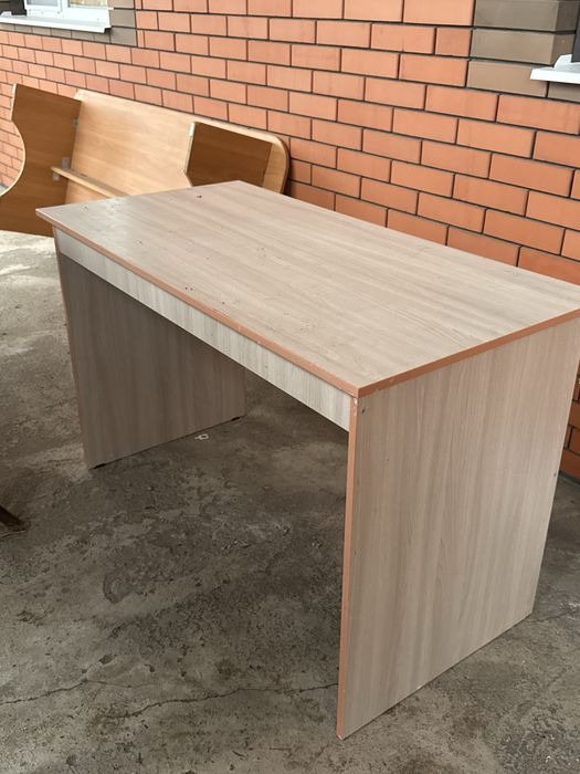 Стол письменый рабочий