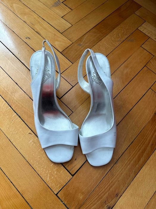 Елегантни сандали 39 номер