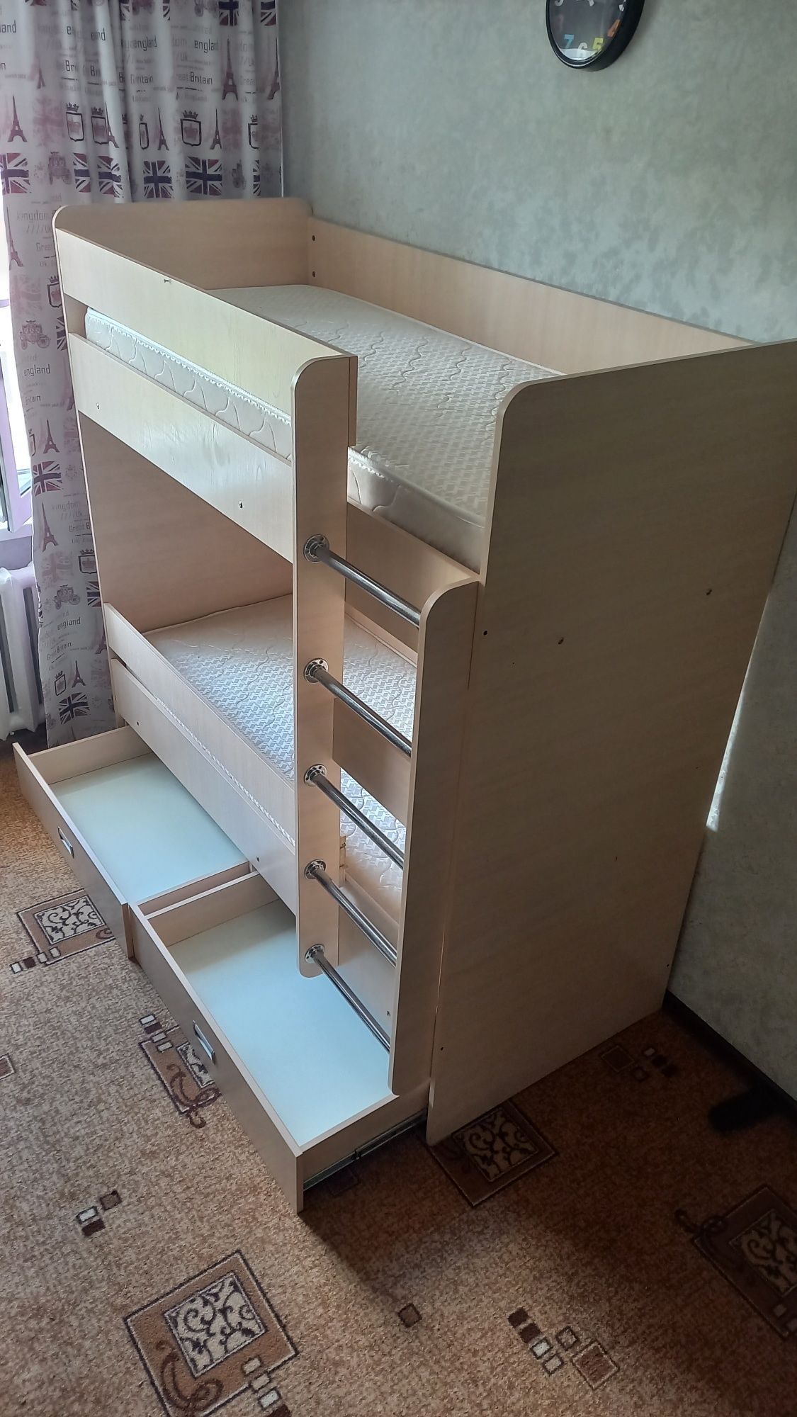 ПРОДАМ. Двух  Ярусную кровать