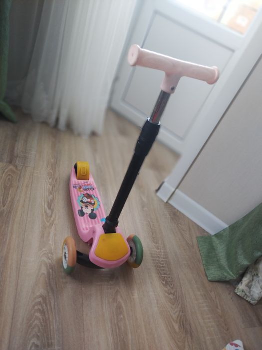 Детский самокат Микки