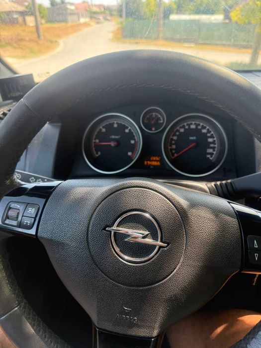 Opel Astra H 2009, motor 1.7 CDTI