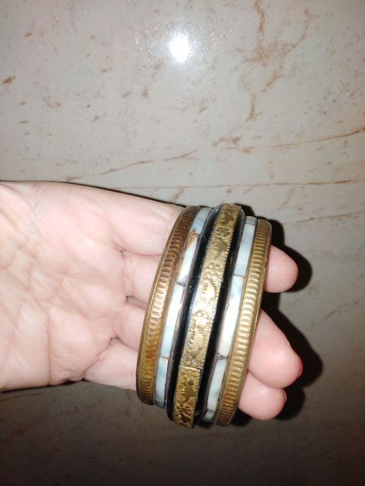 Старинни гривни