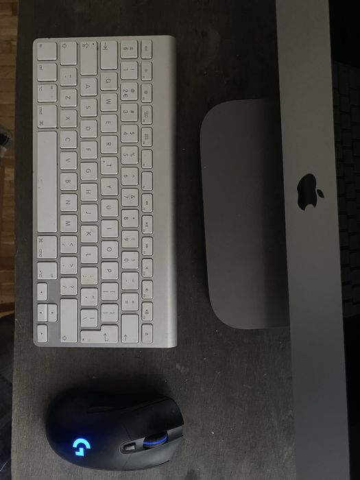 Imac 27 late 2009 +apple keyboard + logitch mouse