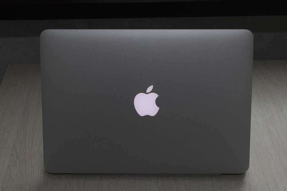 Macbook Pro Retina 13" Core i5 2.6GHz Late 2013 С ДЕФЕКТОМ экрана