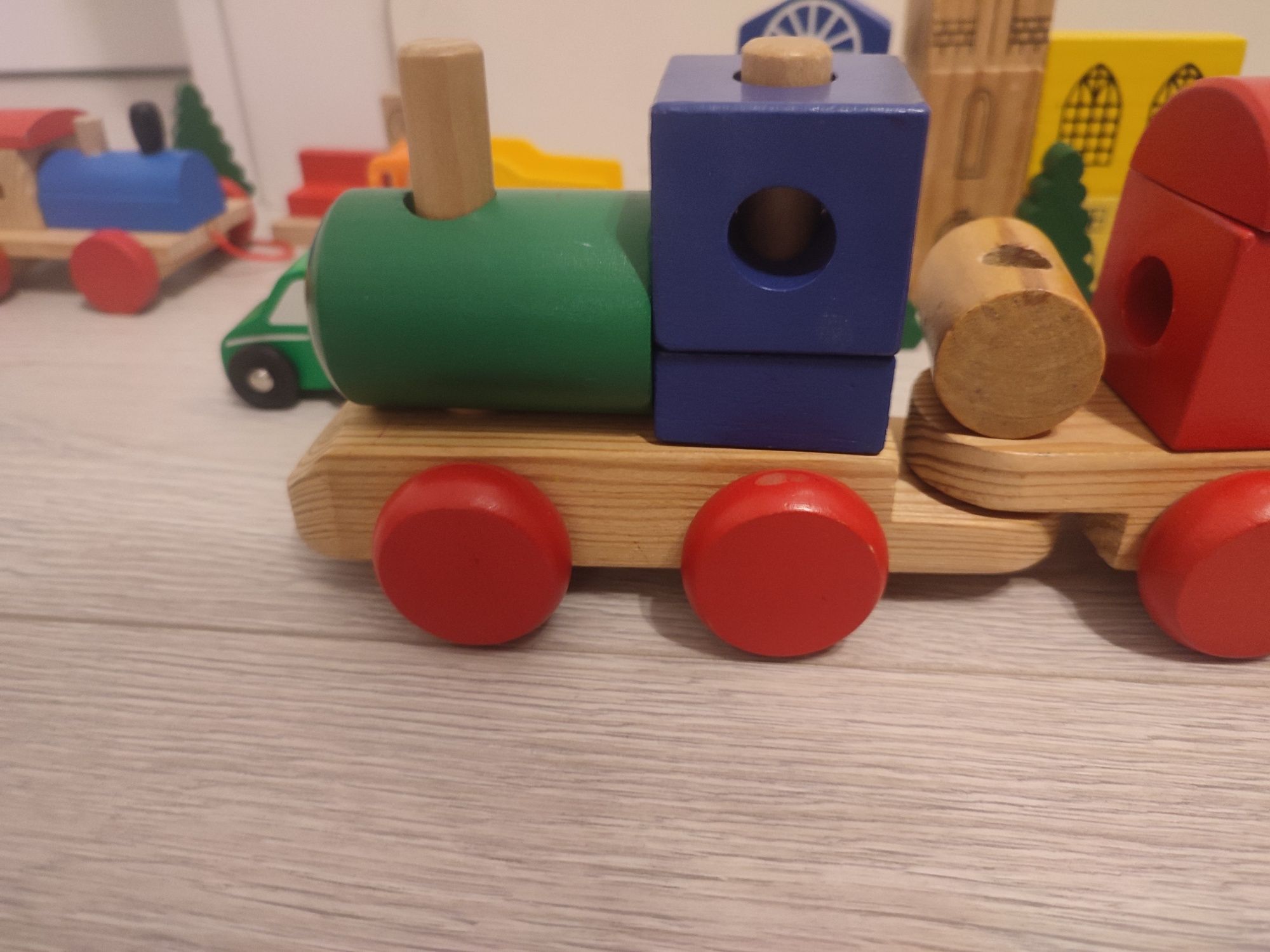 Jucării  lemn (doua trenulețe+5 mașinuțe)