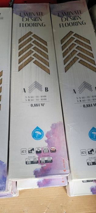 Parchet laminat 10mm heringbone