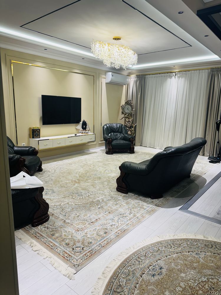 Golden Hause dom sotiladi 4 xona