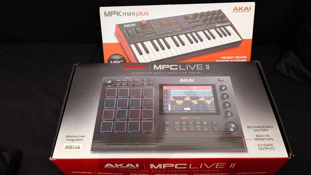 Akai MPC Live II, Akai MPK Mini Plus + Magma CTRL Case + Decksaver