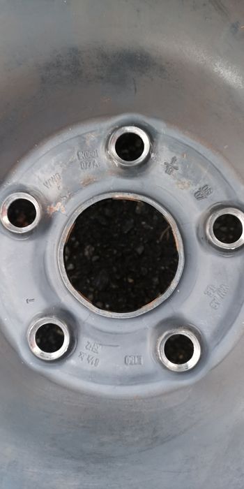 Vând jante și capace originale Vw