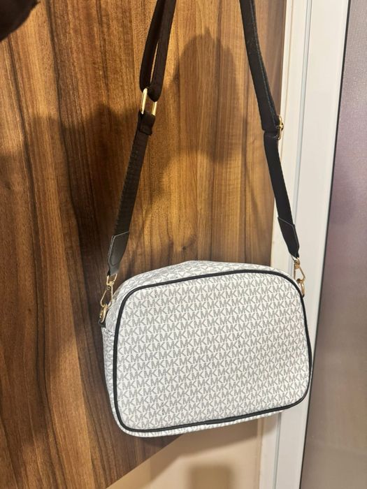 Дамска чанта Michael Kors с дълга дръжка