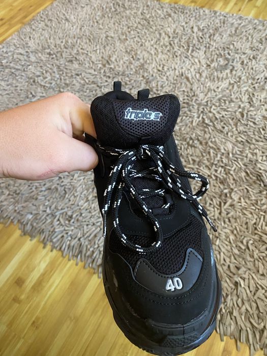Se vand balenciaga triple s marimea 40