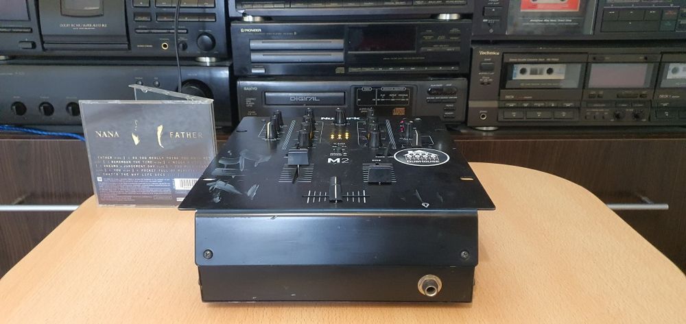 Vând mixer Numark M2 Black