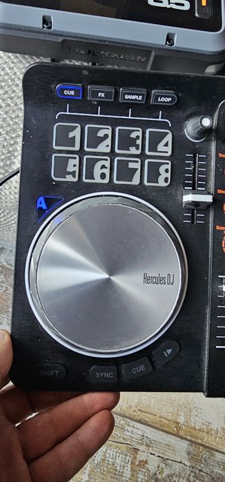 Consola dj hercules in stare f buna
