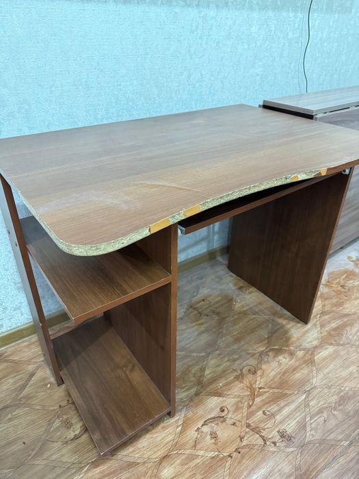 Продаю письменный стол