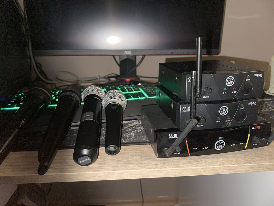 Комплект 3 безжични микрофона + 3 приемника AKG + 1 кабелен микрофон