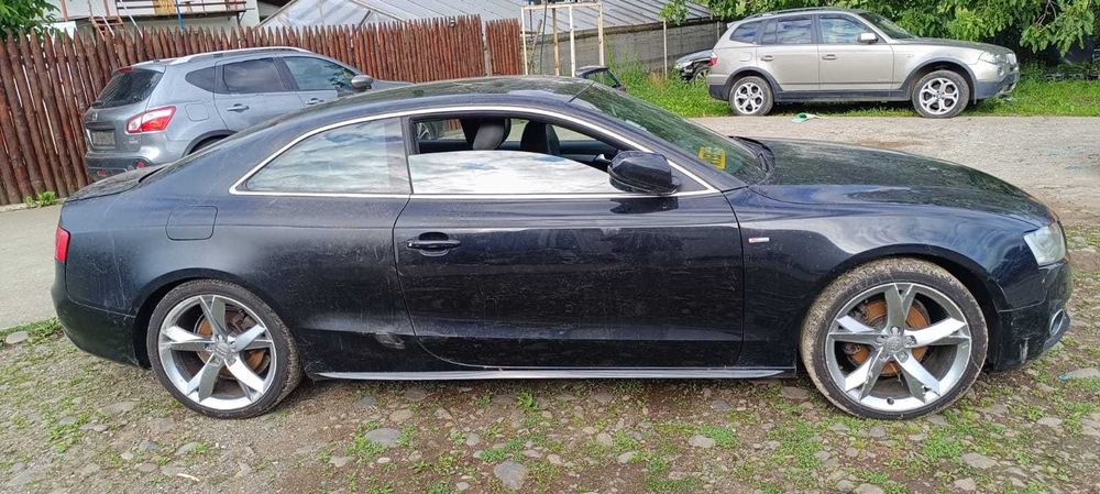 Dezmembrez Audi A5 S Line coupe 2.0 Tdi 2010