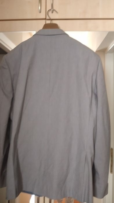 Costum de bărbați nou fără eticheta