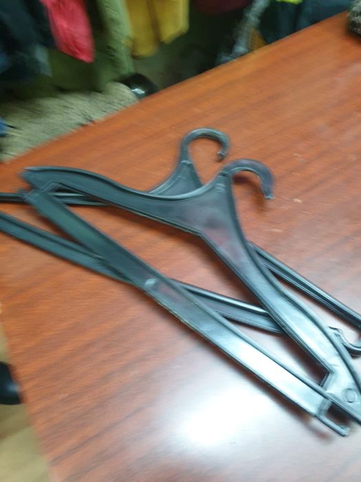 80 тг за шт. Продам плечики