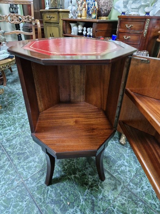 Уникален антикварен английски дървен шкаф бар