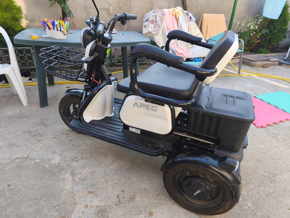 Vand triciclu electric