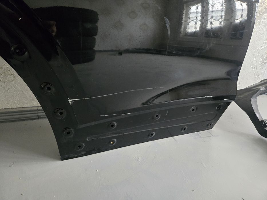 Trekir orqa ong taraf eshigi