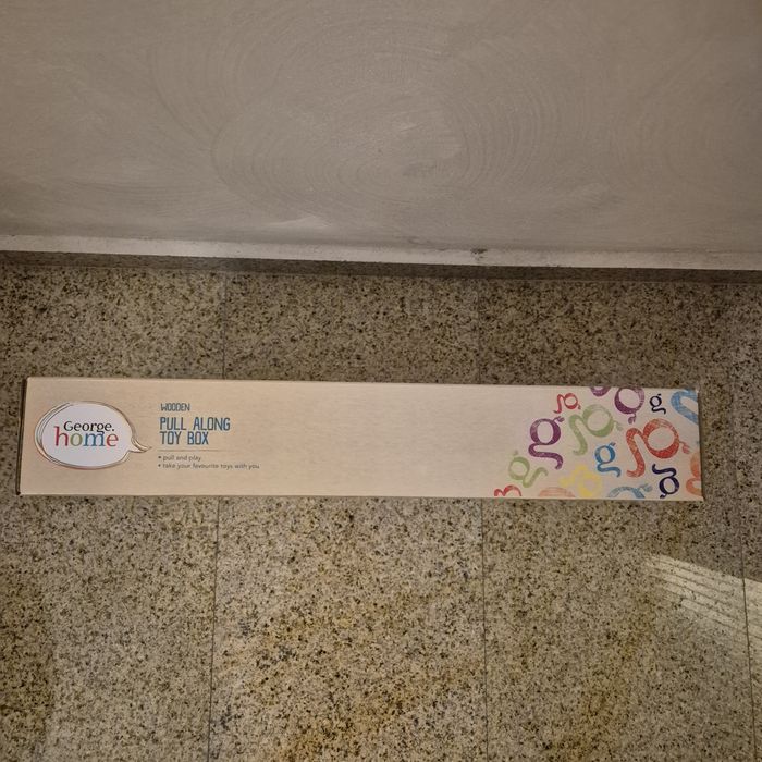 Чисто нова дървена количка