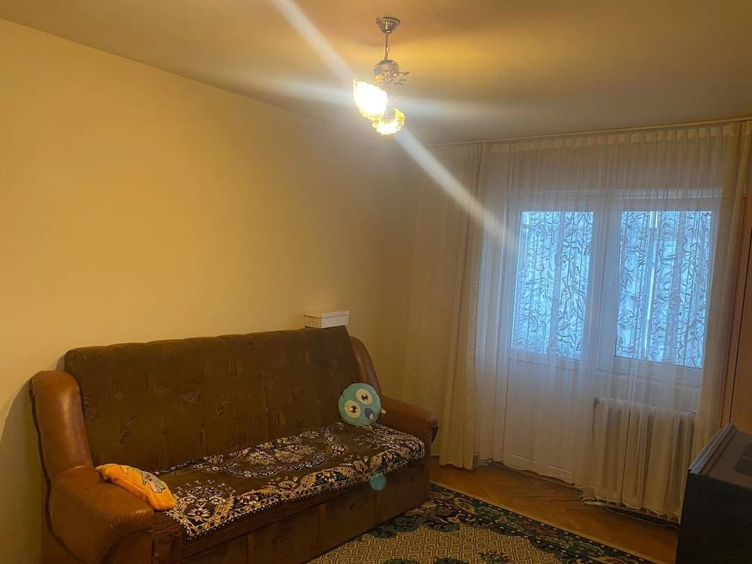 Vand Apartament cu 2 camere in centrul Orastiei