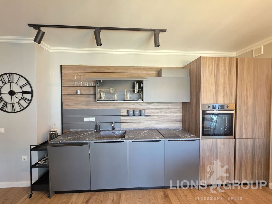 Продава се Тристаен апартамент в Варна, Бриз - 114 кв.м за 3422 €/кв.м - Снимка #4