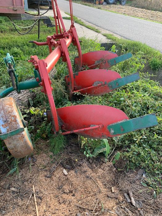 Plug kverneland cu 3, 4 trupite