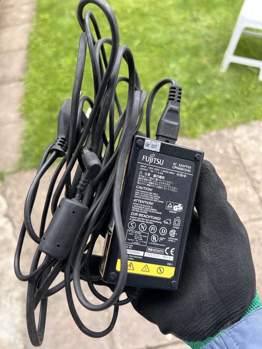Incarcator laptop Fujitsu original 19v 3,16A