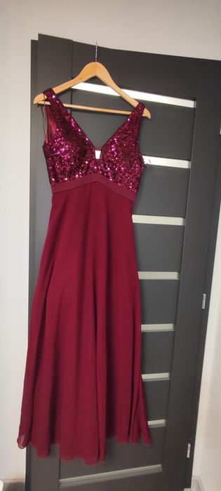 Елегантни рокли, подходящи за празненства и поводи