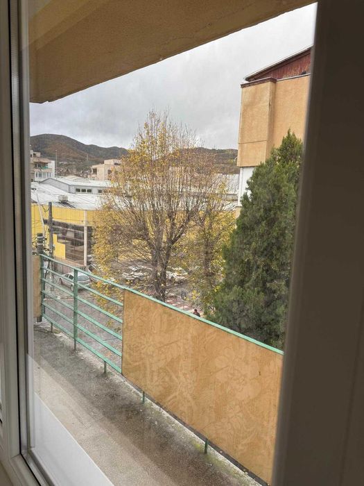 Apartament 4 camere semidecomandat, ultracentral în Deva