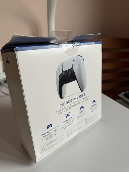 Контролер PS5.