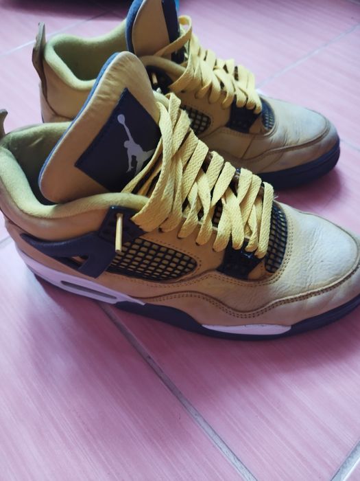 Jordan 4 retro lightning