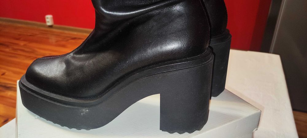 Боти H&M, дамски черни с дебел ток и платформа; късна есен