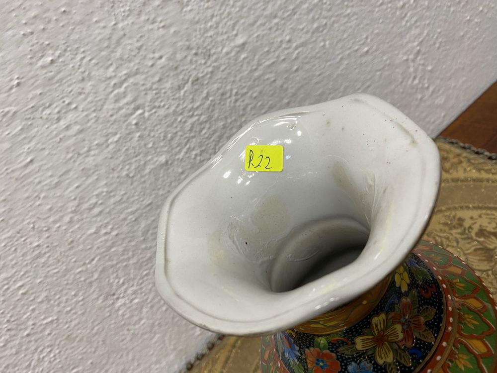 Стара порцеланова ваза с маркировка