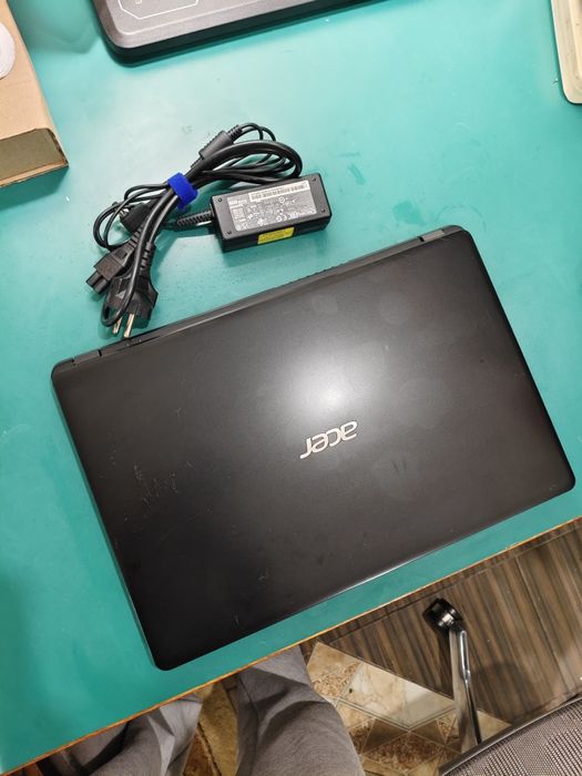 Acer Core i3 1005G1.