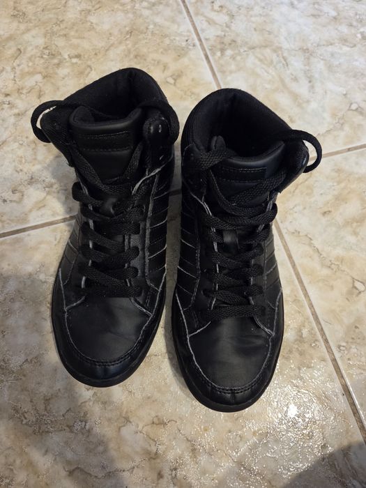 Vând ghete fete marca Adidas, piele ecologica, mărimea 34