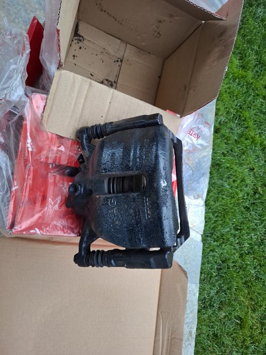 Etriere frana fata Golf 7